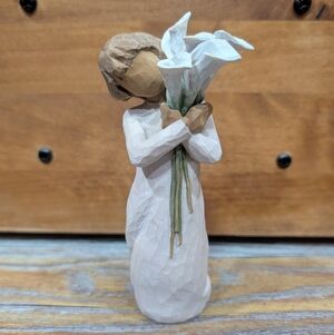 Willow Tree "Beautiful Wishes" figurine sculpted by Susan Lordi